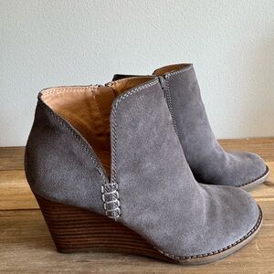 Lucky Brand Women’s Gray Suede‎ Yimme Ankle Boot